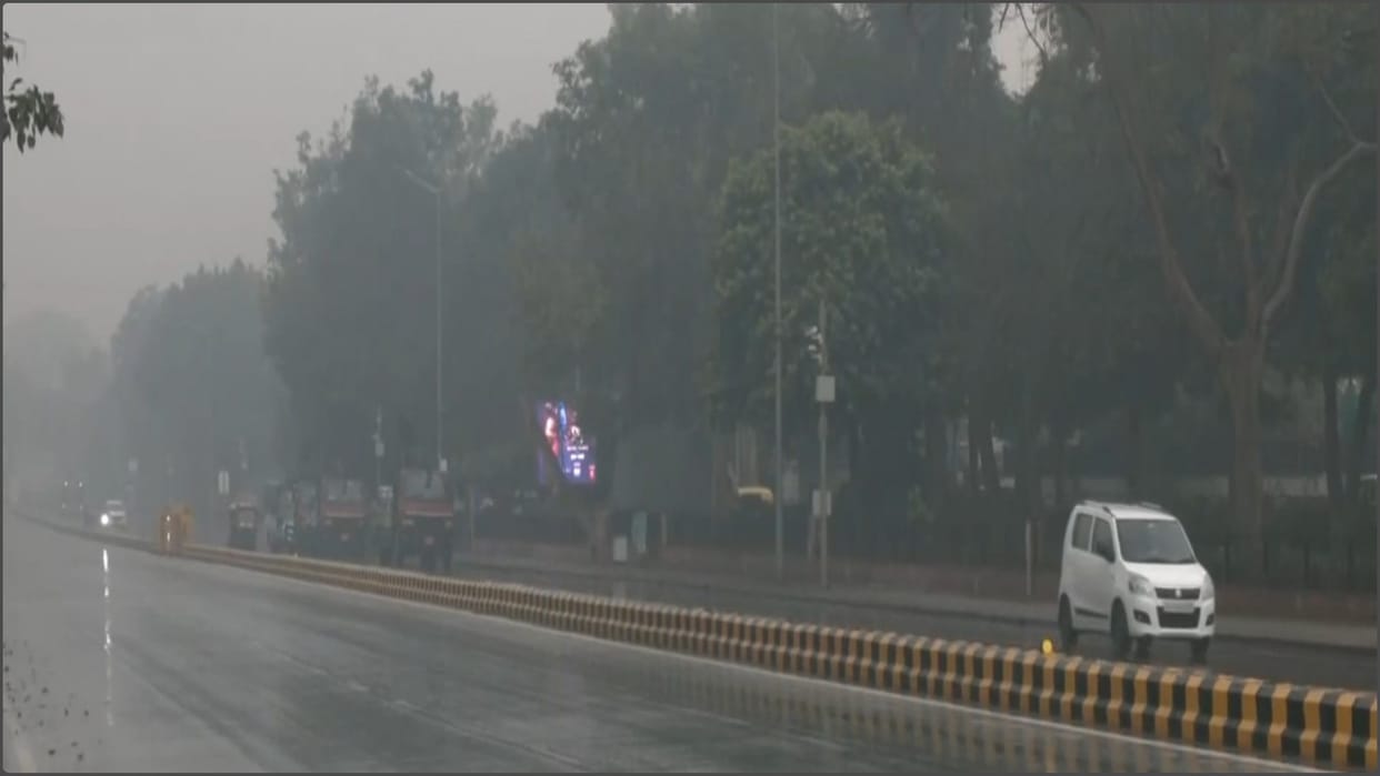 Weather: Heavy rain in Northeast, strong winds from Himachal to Odisha; temperature fluctuations will continue