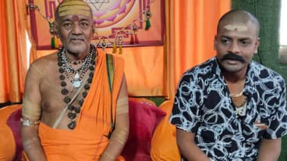 आयोजन की जानकारी देते पंडित शिव प्रसाद पांडेय।