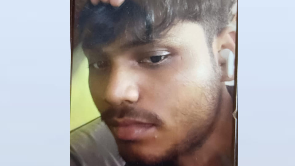 Kanpur: Three Youths End Their Lives by Hanging