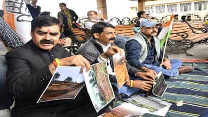 Bambar thakur Staged a Sit in at the Assembly Complex, Demanding Jamwal's Arrest—Watch Video