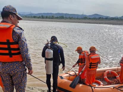 Three of the five friends who went to take a bath in the Tawi river drowned.