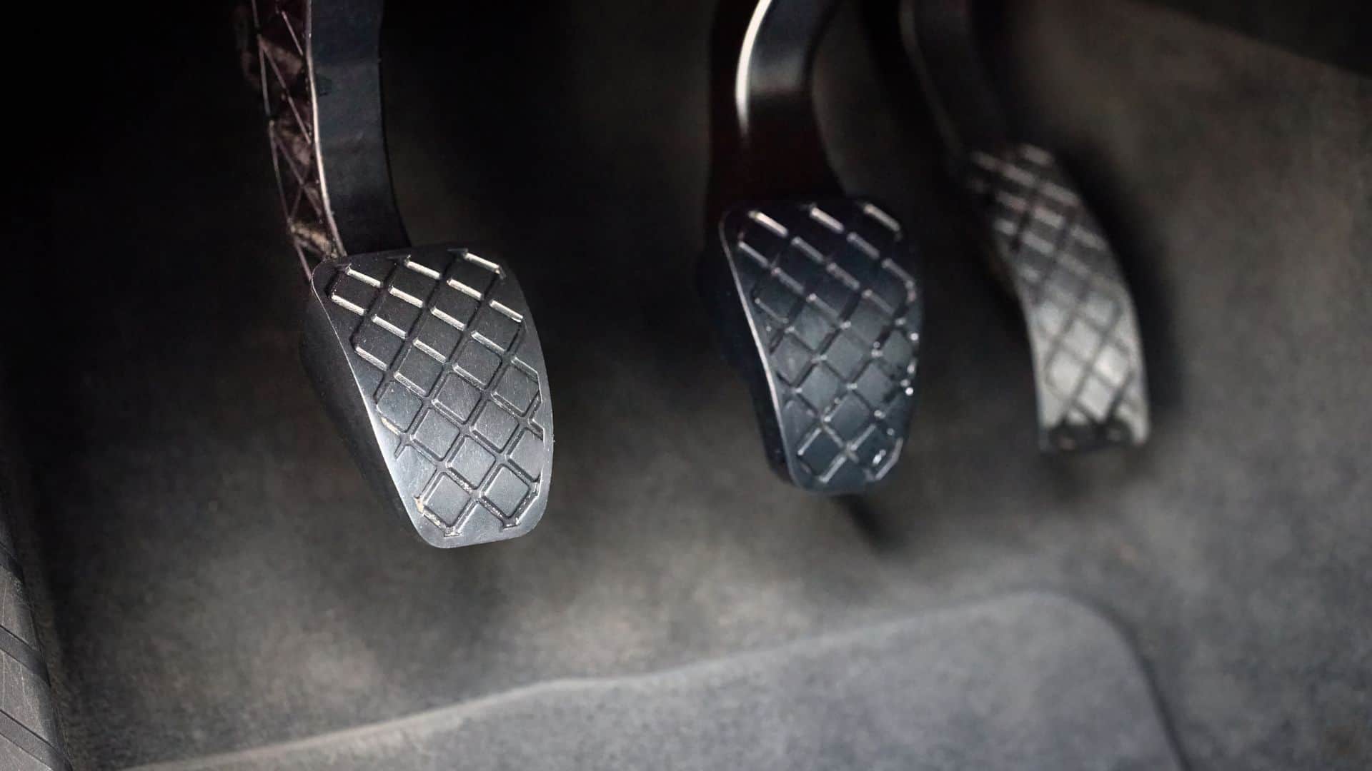 क्लच पैडल इन कार