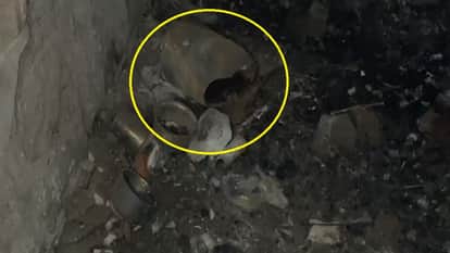 house caught fire after cylinder exploded in Aligarh Firdaus Nagar