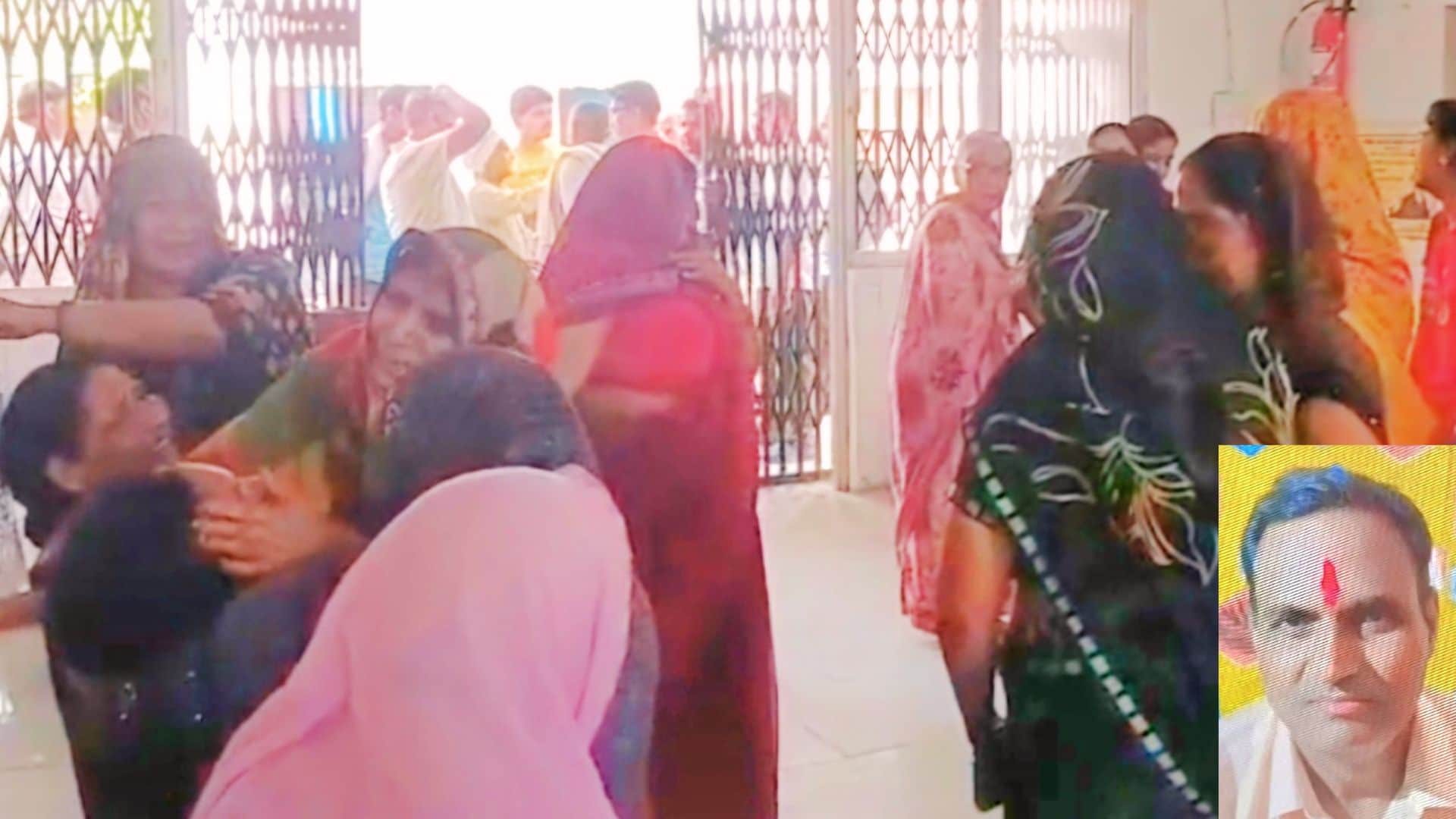 घनश्याम सिंह की फाइल फोटो और अस्पताल में भीड़।