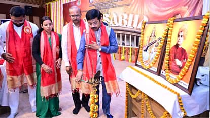 Minister Nand Gopal Gupta Nandi attended closing ceremony of Youth Parliament at DAV PG College varanasi