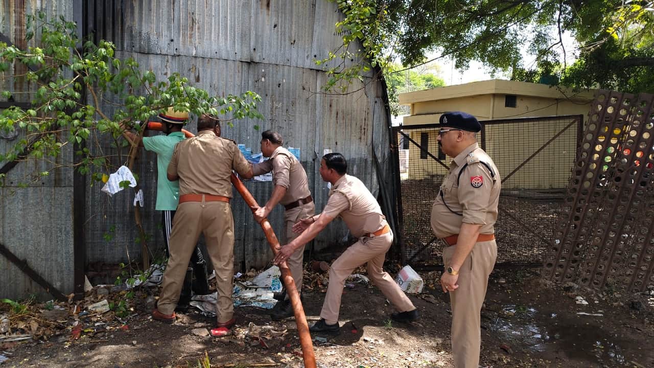 पौने दो घंटे में बुझाई जा सकी आग