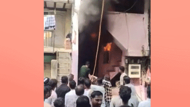 Gujarat House Fire Updates Surat Police Casualties rescue operations hindi news