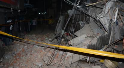 Kanpur 100 Year Old House Collapses at Midnight Seven Injured Under Rubble Gas Cylinder Sparks Panic