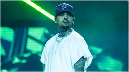 Singer Chris Brown Kisses Married Woman On Stage During Concert Rumoured Husband Reaction Goes Viral See Video