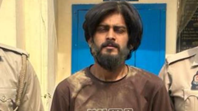 Bareilly News: आरोपी ऋषभ ठाकुर की गिरफ्तारी पर बहन ने जारी किया वीडियो, पुलिस पर लगाया पीटने का आरोप