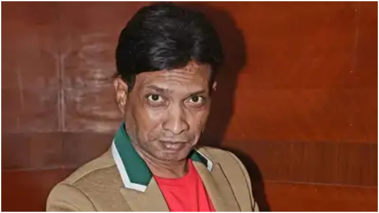 Sunil Pal Insulted On Stage Refuses To Let Comedian Address Gathering Asks Him To Sit Down Video Goes Viral