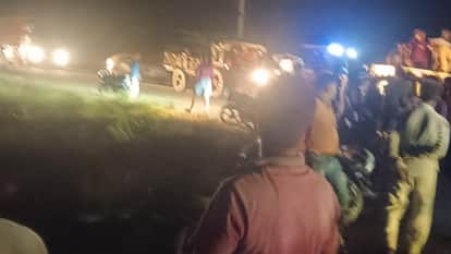 Jhansi: Village head's innocent son dies after being crushed by a tractor