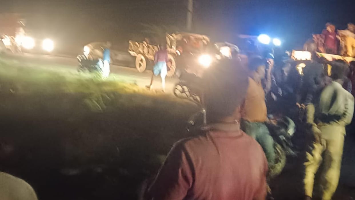 Jhansi: Village head's innocent son dies after being crushed by a tractor