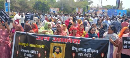 Public Outrage Erupts Over Murder: Hindu Organizations Take to the Streets in Violent Protests, Block Traffic;