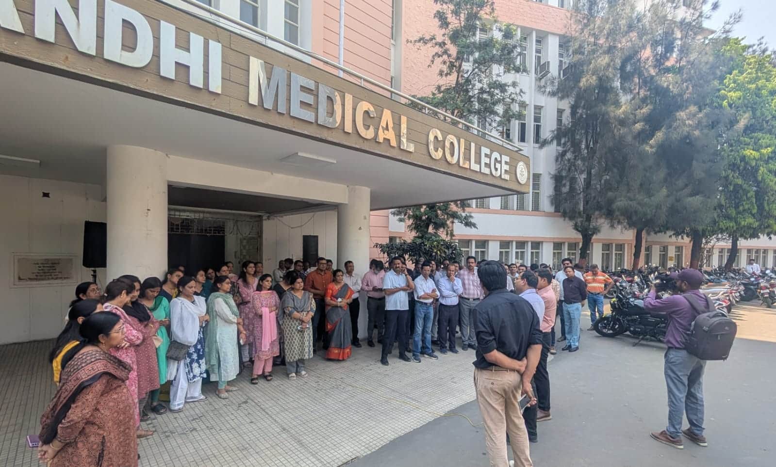 डॉक्टरों का पेन डाउन आंदोलन