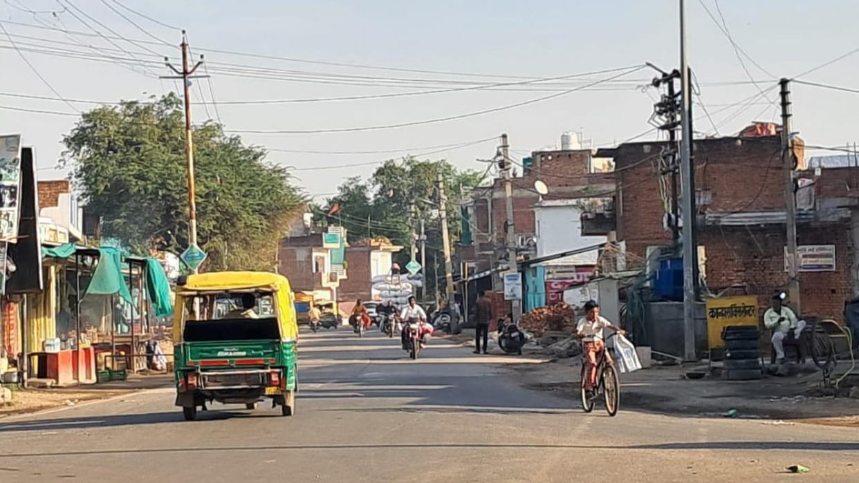 Jhansi: The way for the double lane road from Budha to MP border has been cleared