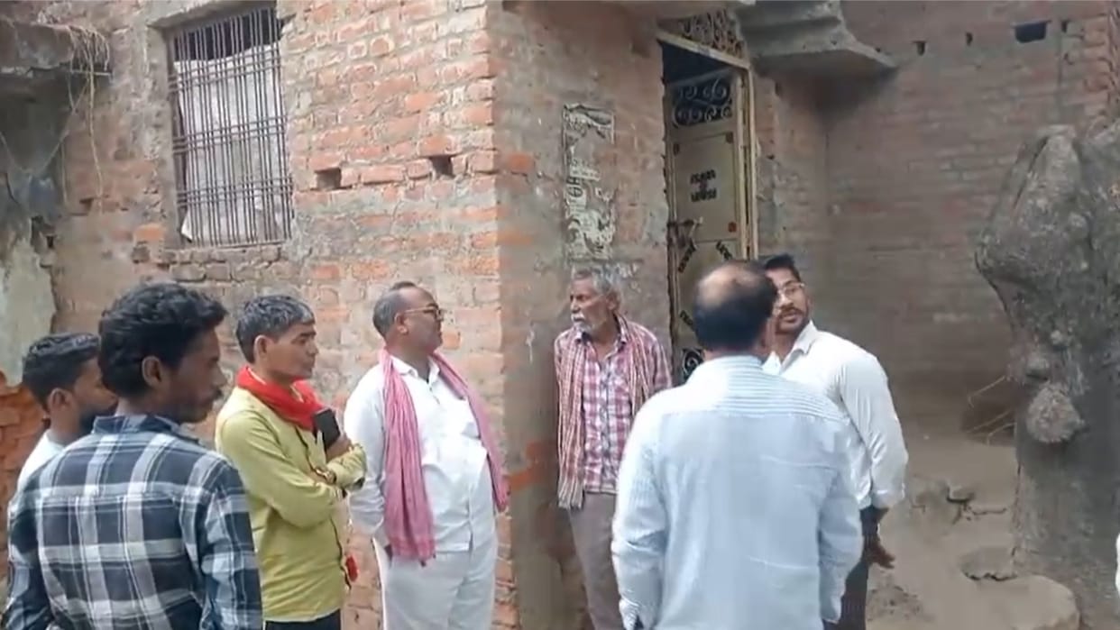 Man commits suicide by hanging himself in room in Ballia