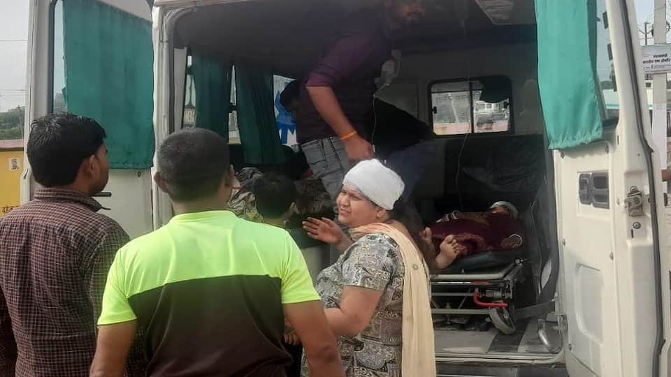 Saharanpur: The boy sitting nearby turned the steering of the moving DCM, it overturned in the ditch