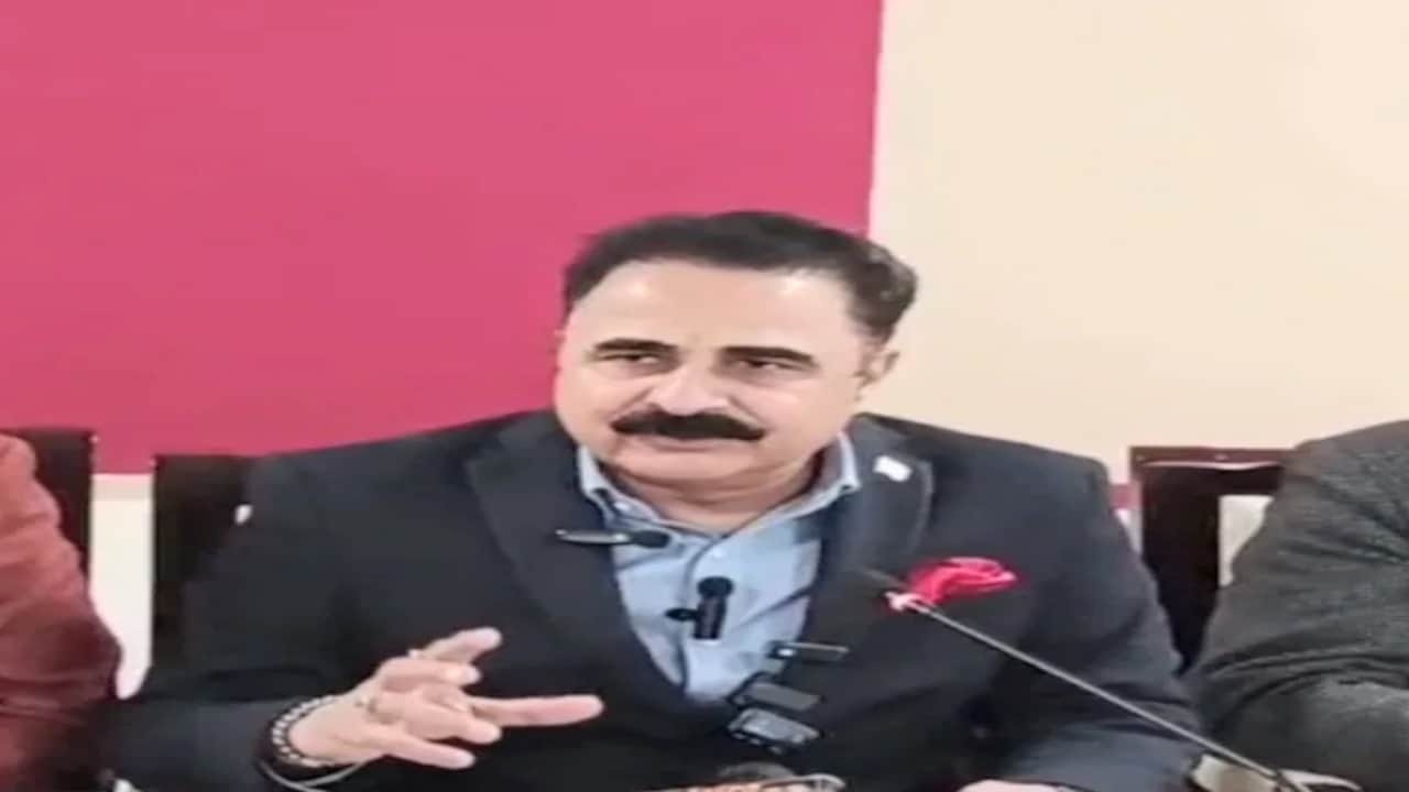 स्कूल शिक्षा बोर्ड के अध्यक्ष डॉ. राजेश शर्मा।