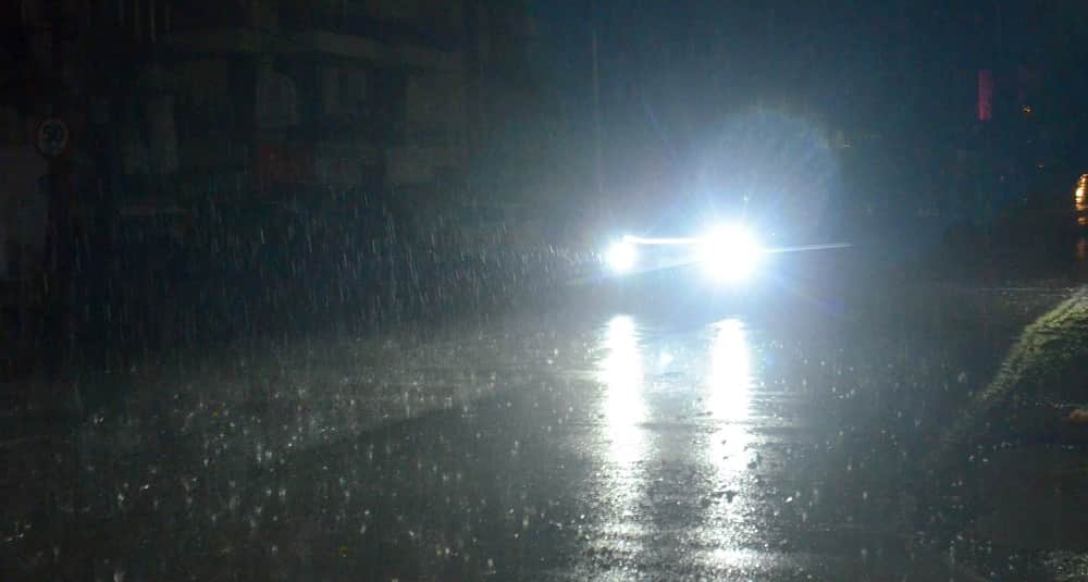 Kanpur Weather Scorching Heat at 37°C During Day Heavy Rains in Evening Dug up Roads Compound Commuters Woes