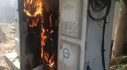 Fatehpur Fire breaks out in mobile towers operating machinery 5000 subscribers lose connectivity