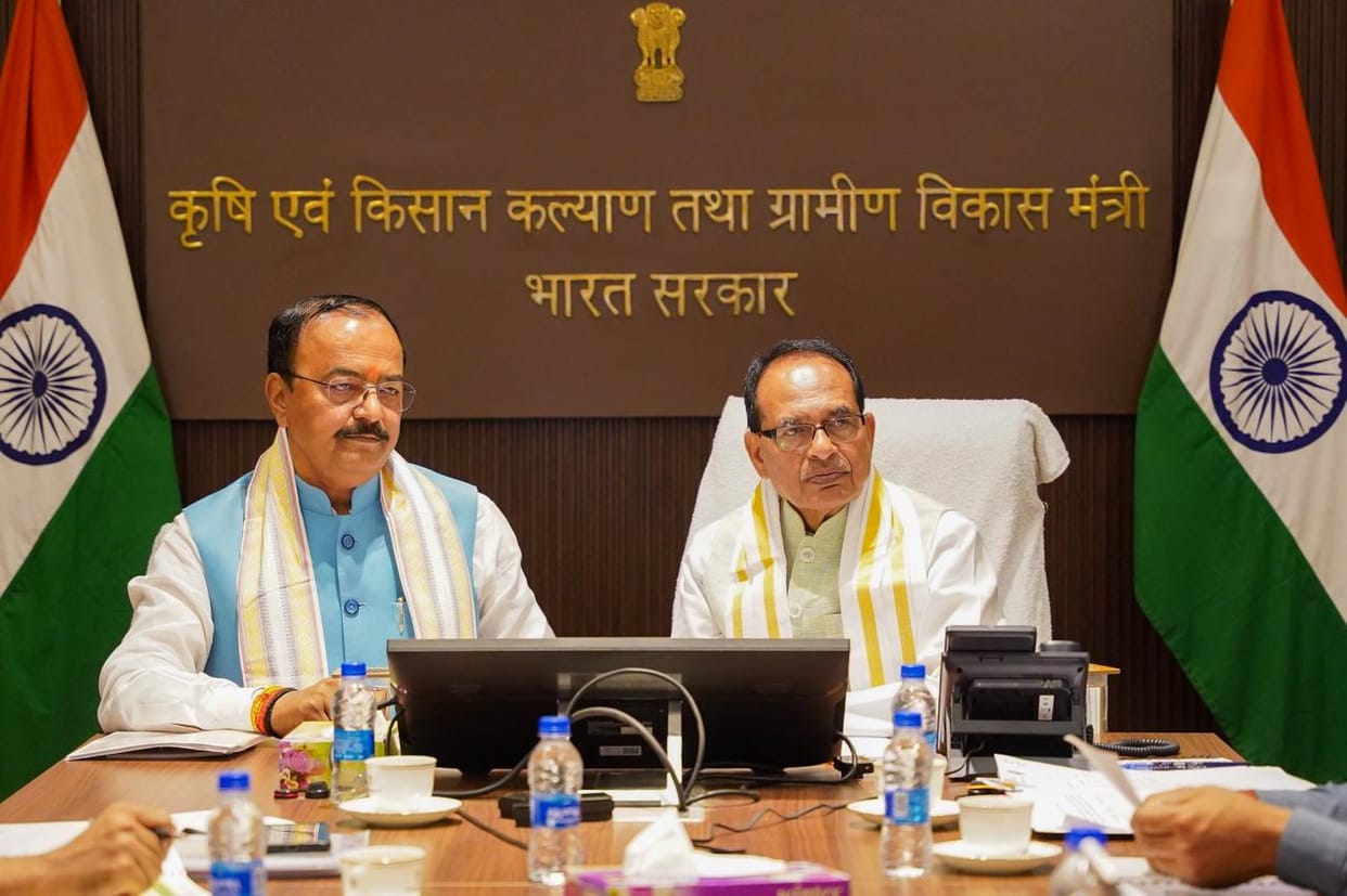 UP: Deputy CM Keshav Maurya meets Union Agriculture Minister, discusses expansion of state's agriculture schem