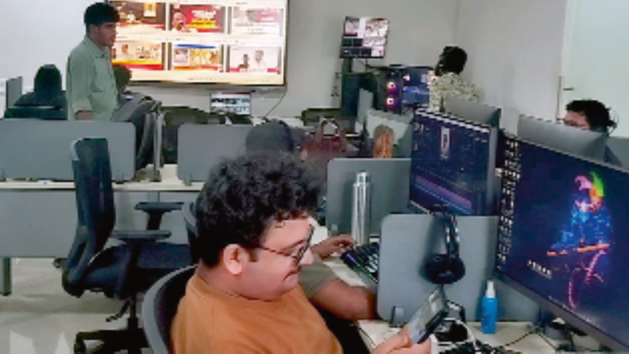 kerala-digital-literacy-election-campaign-social-media-strategy