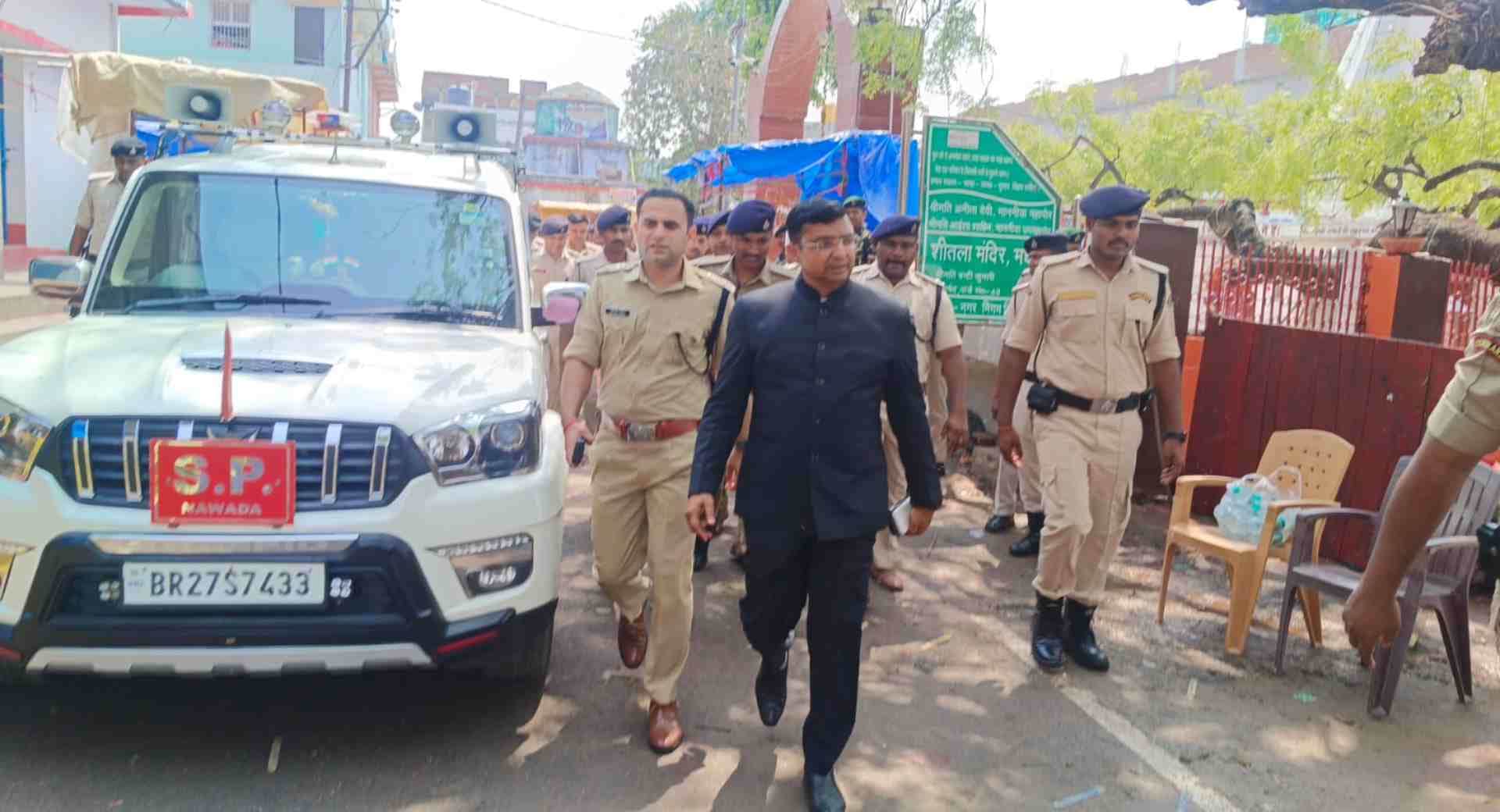 मौके पर मौजूद पुलिस अधिकारी