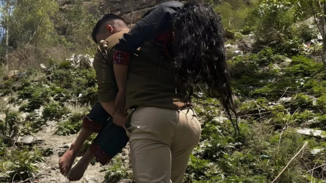 Shimla News Rampur Police Constable Saves Woman from Drowning in Sutlej River, Giving Her a New Lease on Life