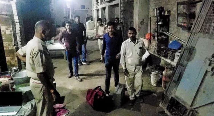 Bihar News: प्रेम जाल में फंसाकर युवती को दो लाख में बेचा, 13 महीने कैद रखा; फिर पुलिस ने दिलाई आजादी