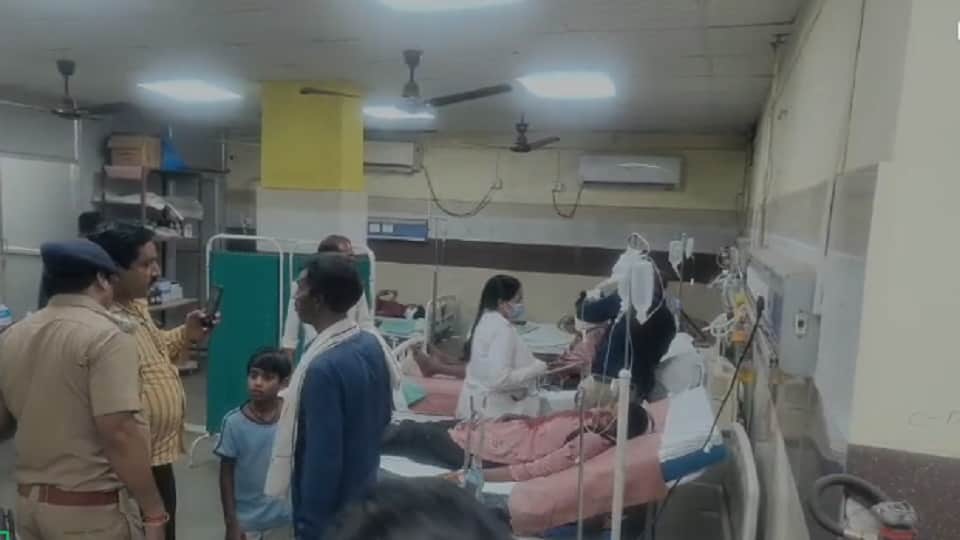 घायल अस्पताल में...