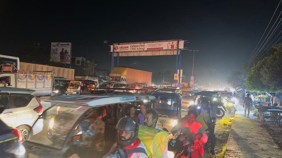 LPG Tanker Leaks on Lucknow-Ayodhya Highway; Highway Sealed, Traffic Jam Extends to Lucknow