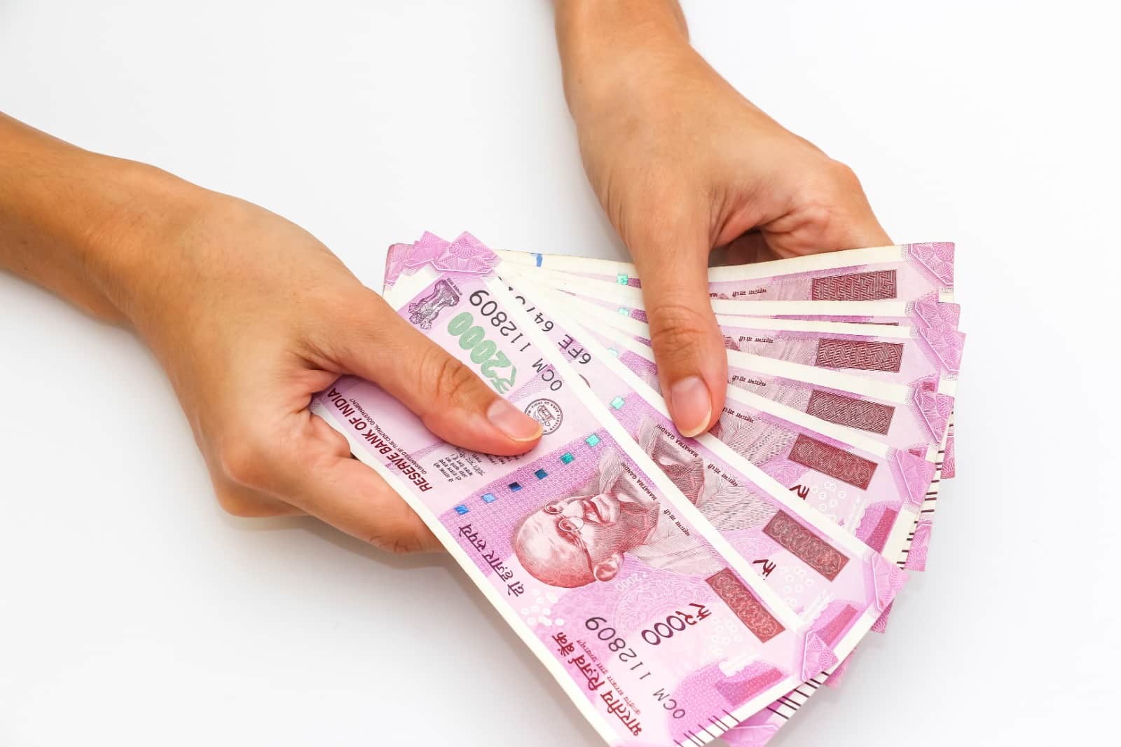 Reserve bank of india guidelines for 2000 rupees note how to exchange 2000 rupees check process in hindi