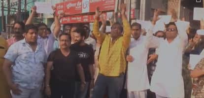 Uproar at Liquor Shops in Bhopal: Residents in Kolar and Vijay Nagar Take to the Streets, Outraged Over Reloca