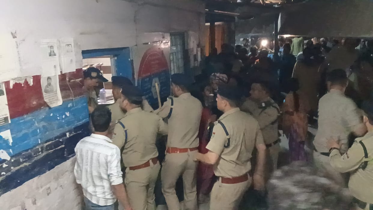 Haridwar: Car Runs Over Scooty Rider Public Creates Uproar Following Death, Scuffle Breaks Out with Police
