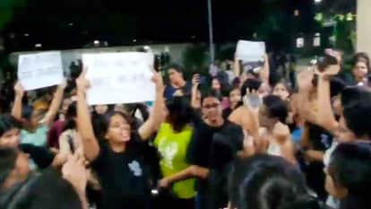 Crisis for Street Vendors in Delhi and They Have Switched Trades Now Adopting ‘No-Gas’ Business Model