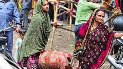 Crisis for Street Vendors in Delhi and They Have Switched Trades Now Adopting ‘No-Gas’ Business Model