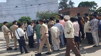 Bijnor: Heavy collision between car and bike at U turn, woman dies after falling down, two youths injured