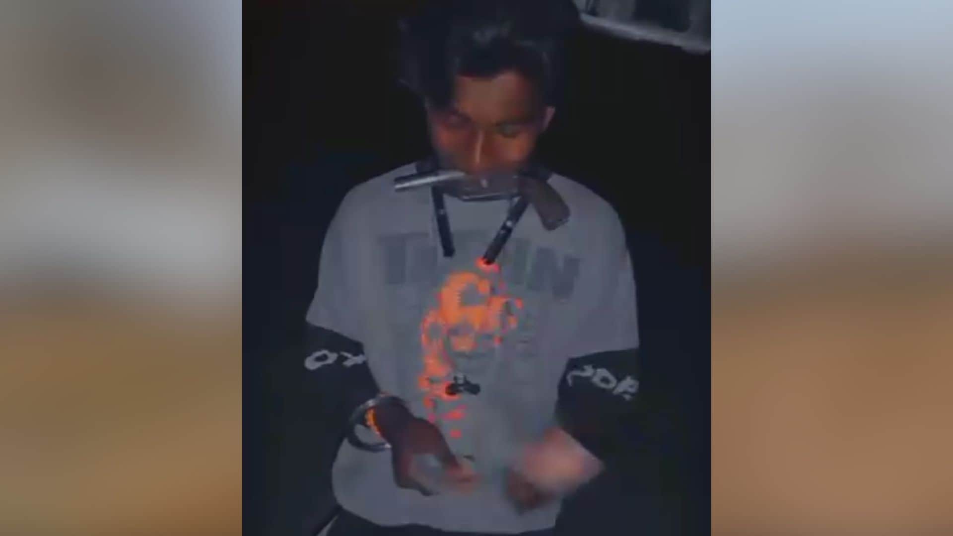 हथियार के साथ युवक