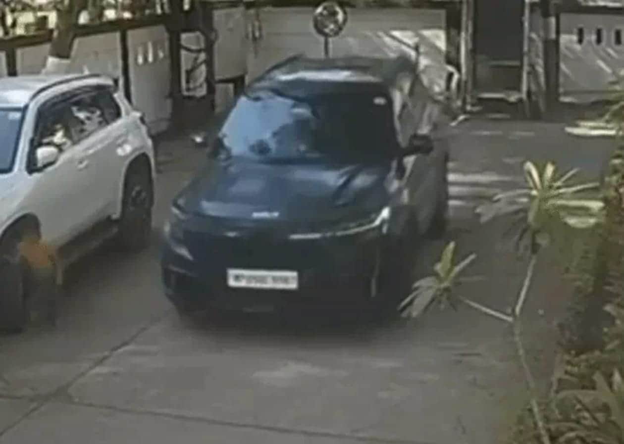 इस कार ने मारी थी टक्कर।