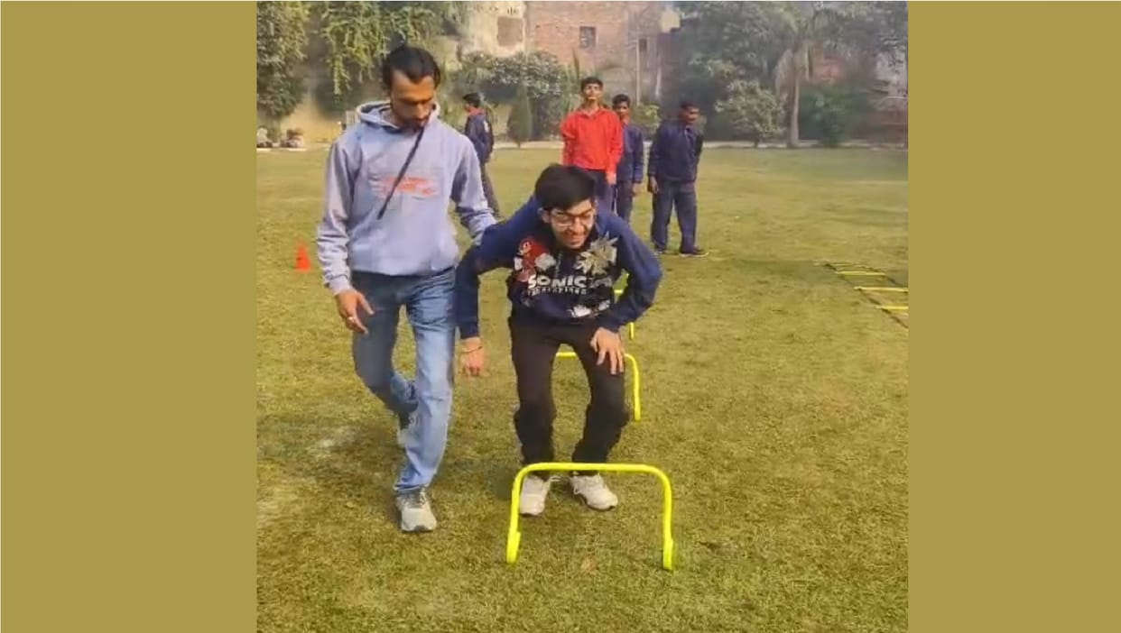 Kanpur Giving Wings to Dreams Resounding Success of Deaf and Mute Children  Coach Satyendra