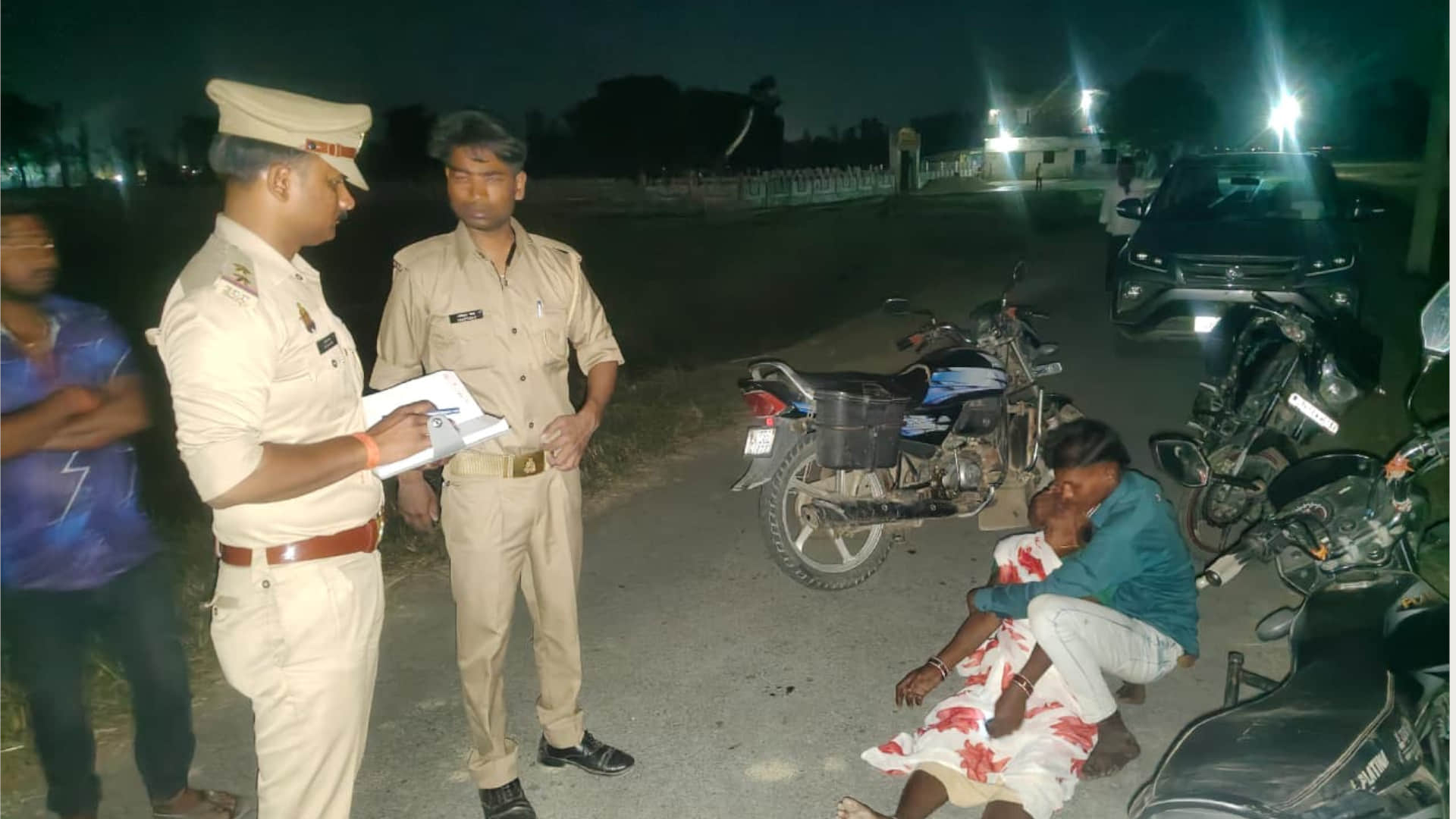 हादसे के बाद घटनास्थल पर रोते बिलखते लोग