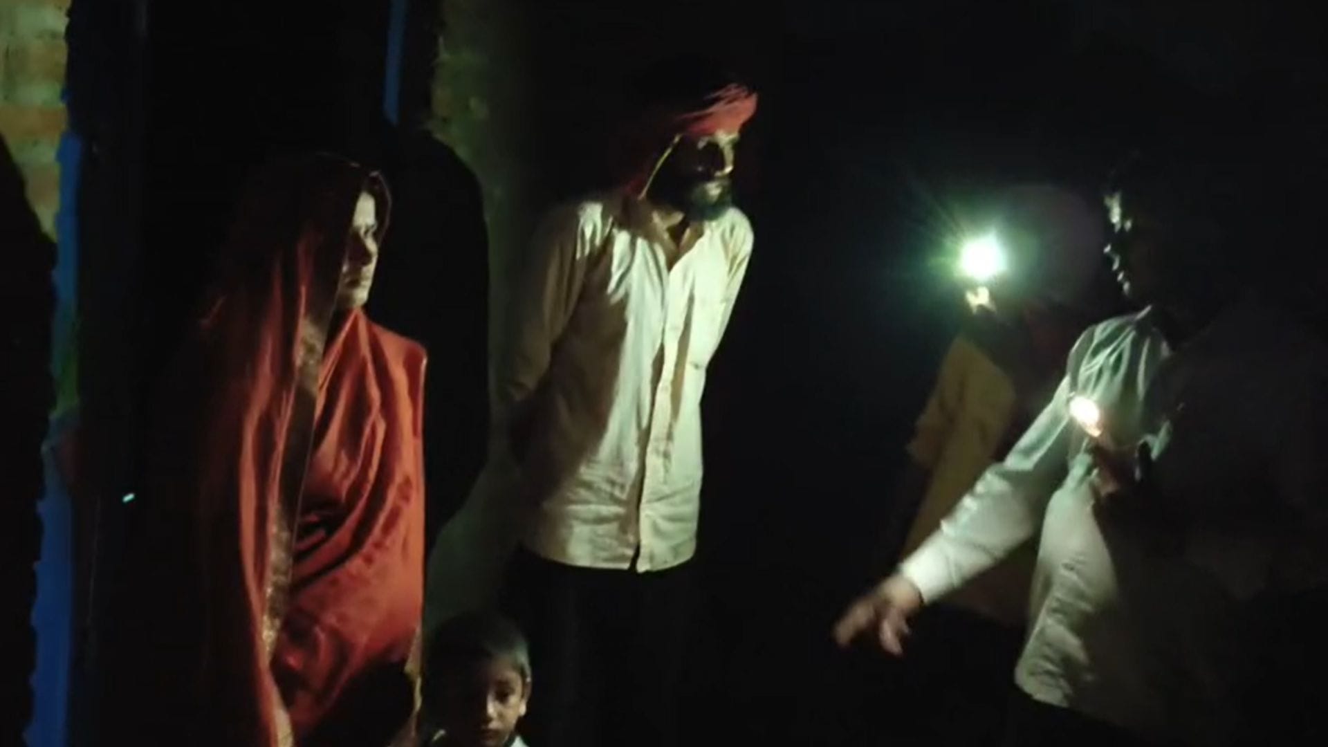 Woman Jumps into Son River with Three-Year-Old Child Lives Saved in sonbhadra