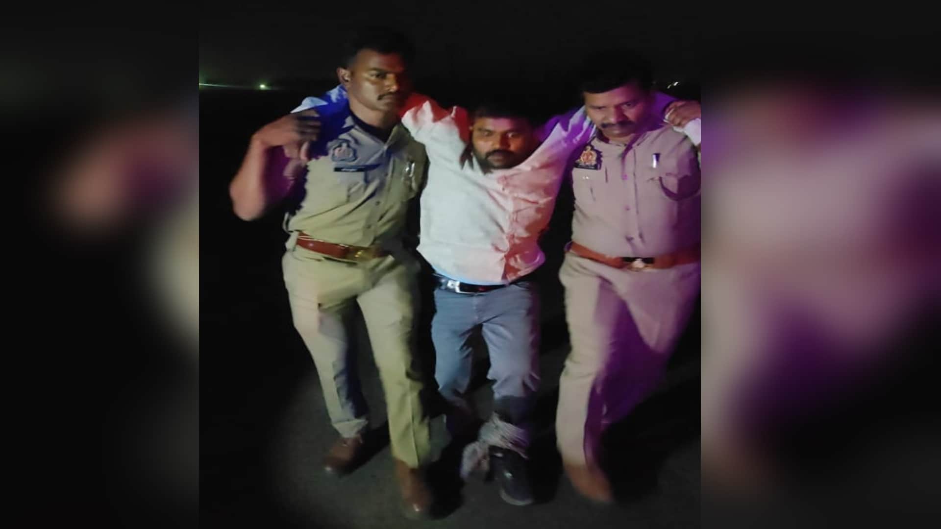 पुलिस मुठभेड़ में घायल लूट का आरोपी विपिन निषाद।