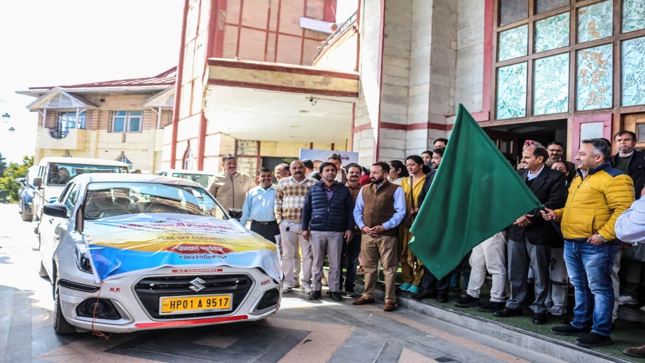 शारीरिक शिक्षा शिक्षकों का दल एनएसएनआईएस पटियाला रवाना।