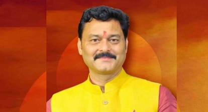 संजय पाठक