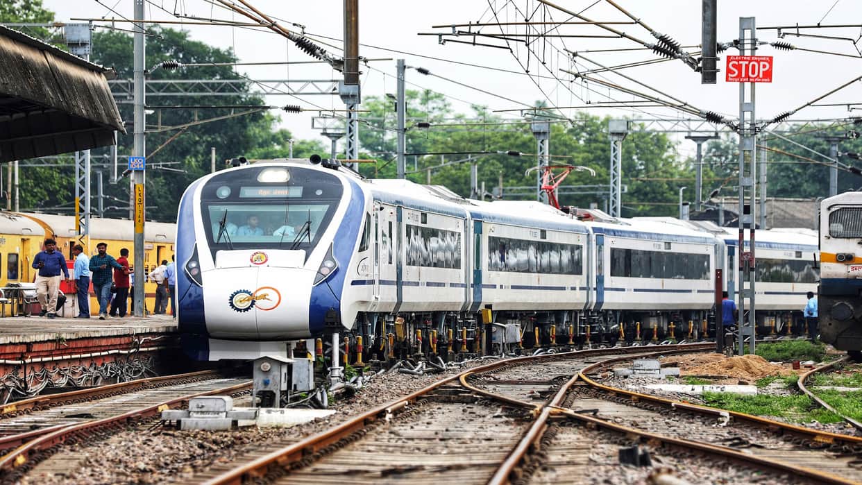 Vande Bharat from Mathura MP Hema Malini Urges Railway Minister to Extend Agra-Varanasi Service