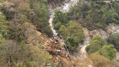 Yamuna Highway: Traffic halted for seven hours due to landslide in Sayanachatti