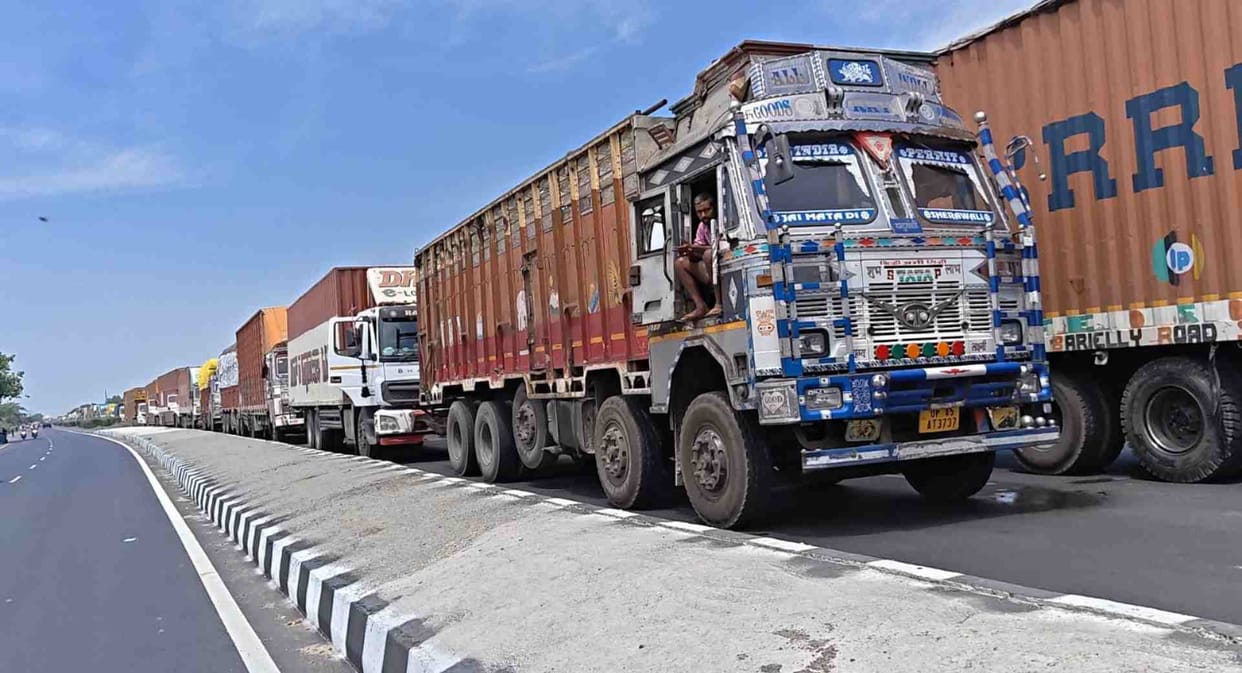 gopalganj traffic jam nh27 kuchaykot balthari check post 15km jam tamkuhi raj bihar news