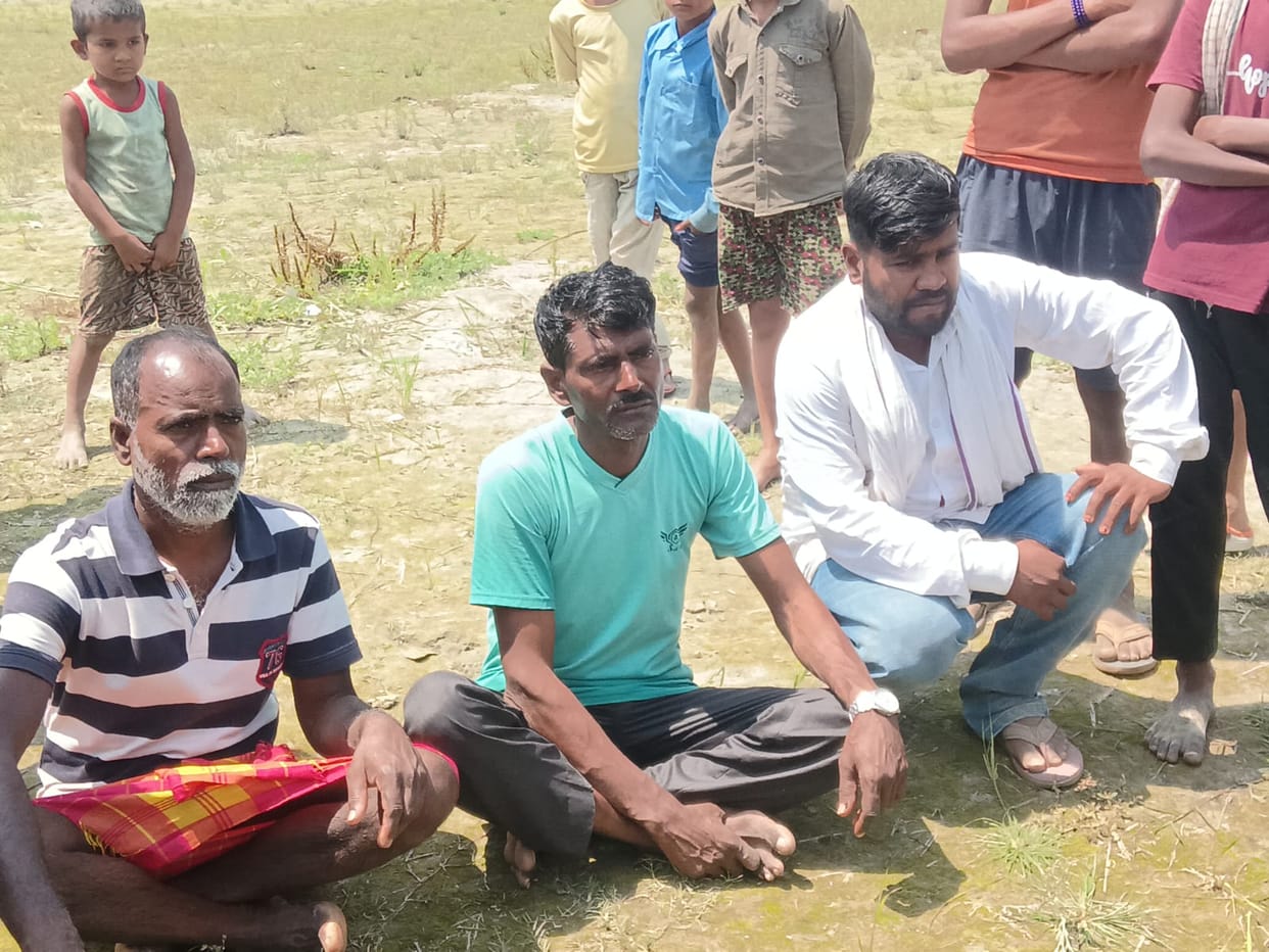 Tragic accident in Bagmati river in Sheohar boat carrying women for work capsizes one woman missing